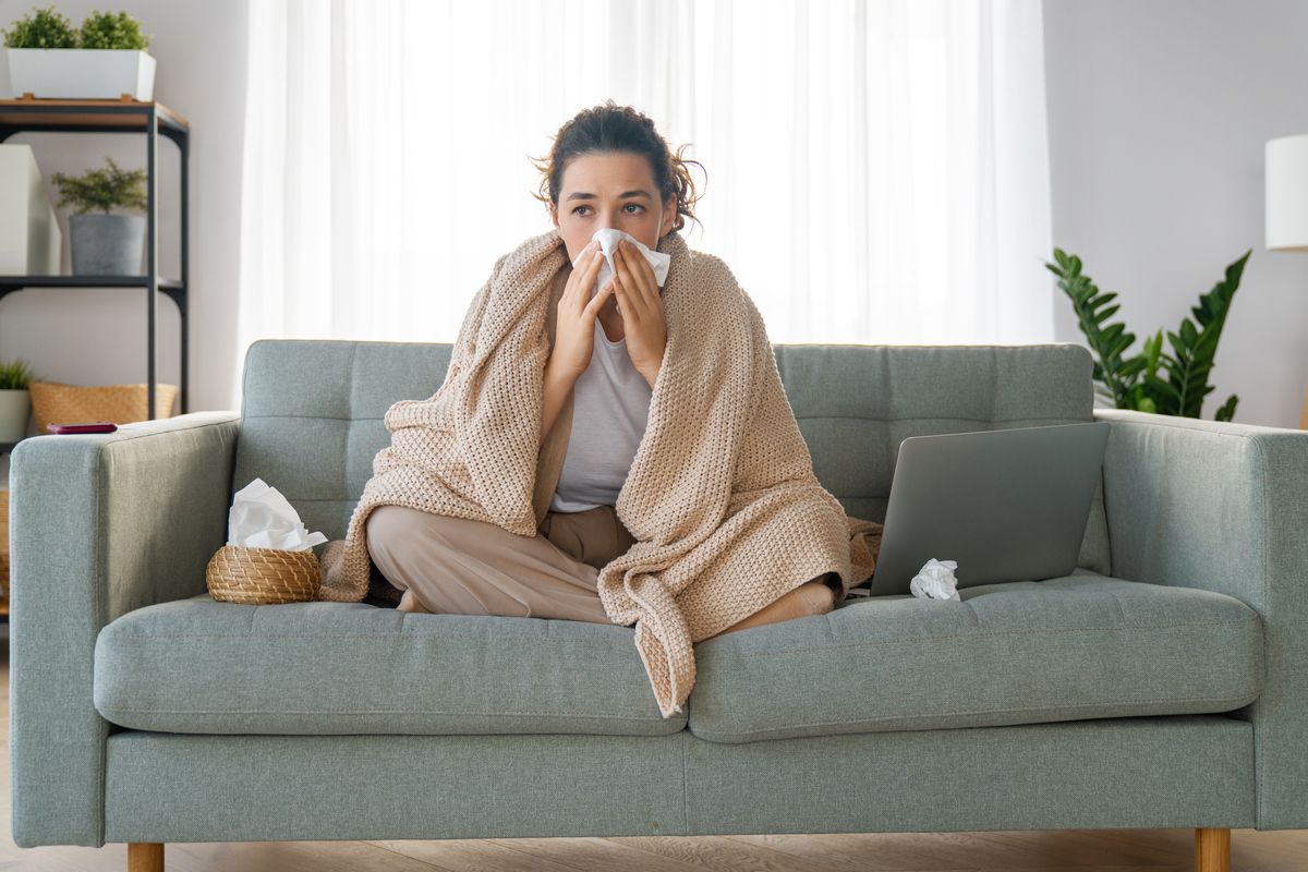 Насморк (ринит): виды, симптомы и лечение